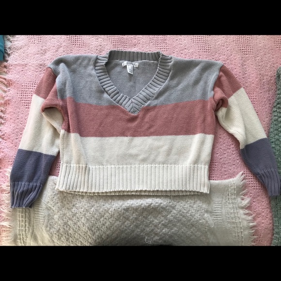 sweater - Picture 2 of 2